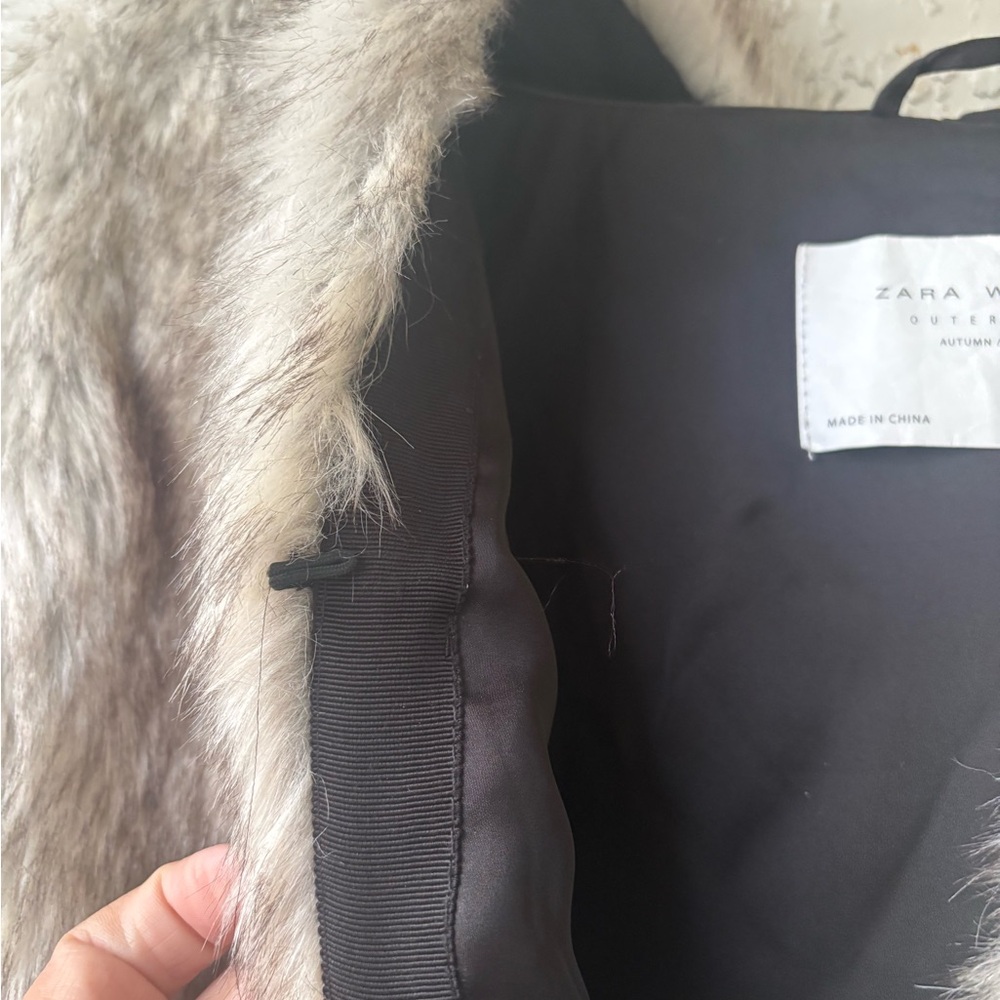 Zara Faux Fur Hooded Jacket Women’s XS Gray Taupe Plush Winter Coat - Picture 7 of 8